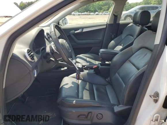 ✅ 2013 Audi A3 Premium Plus • VIN: WAUKEAFM3DA032559 • Lot: 55188884. Wystawiony na Copart z przebiegiem 85 068 mil. Bezpłatny archiwum sprzedaży aukcyjnych z USA i szczegółowy raport historii pojazdu na DreamBid. Zdjęcie 7.