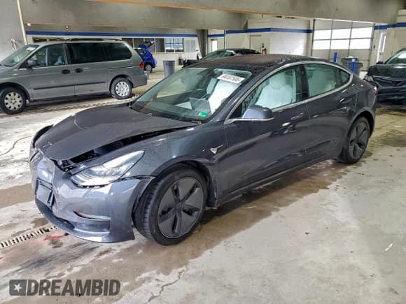 ✅ 2018 Tesla Model 3 Long Range Battery • VIN: 5YJ3E1EB5JF074953 • Лот: 94167505. Опубликован ранее на Copart с пробегом 62 380 миль. Бесплатный доступ к архиву аукционных продаж из США и подробный отчёт об истории автомобиля на DreamBid. Изображение 1.
