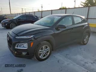 ✅ 2020 Hyundai Kona SE • VIN: KM8K1CAA3LU437885 • Лот: 64771025. Опубликован ранее на Copart с пробегом 57 244 миль. Бесплатный доступ к архиву аукционных продаж из США и подробный отчёт об истории автомобиля на DreamBid. Изображение 1.