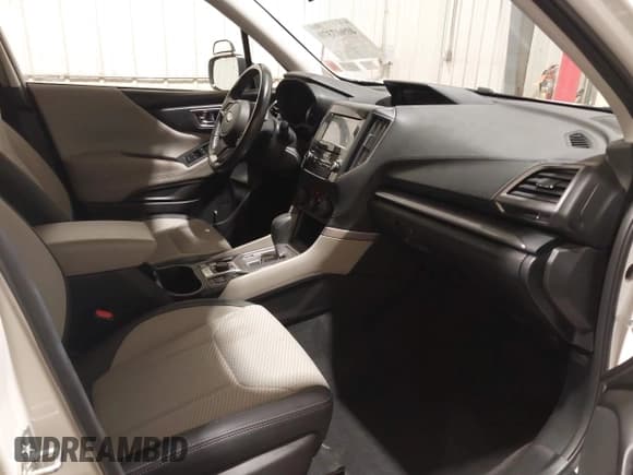 ✅ 2021 Subaru Forester Premium • VIN: JF2SKAFC5MH409162 • Lot: 40907370. Listed on IAAI with 30,431 mi. Free auction sales archive from the USA and detailed vehicle history report at DreamBid. Image 5.