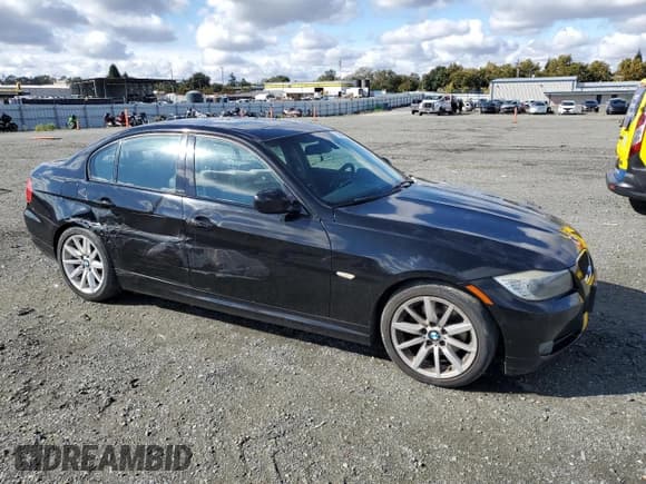 ✅ 2011 BMW 3 Series 328i • VIN: WBAPH5G55BNM75068 • Lot: 82330565. Wystawiony na Copart z przebiegiem 210 539 mil. Bezpłatny archiwum sprzedaży aukcyjnych z USA i szczegółowy raport historii pojazdu na DreamBid. Zdjęcie 4.
