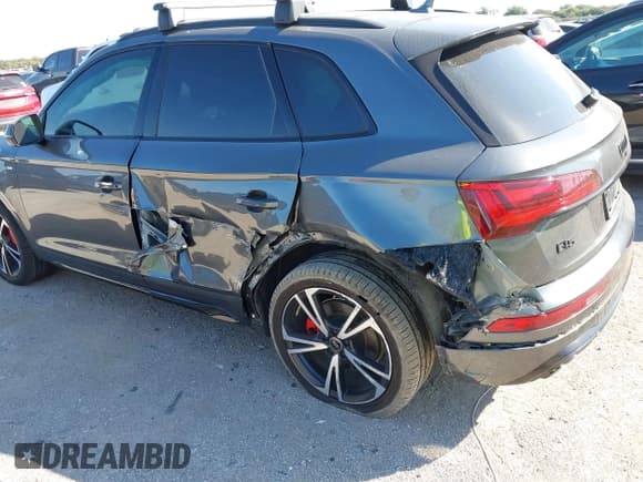 ✅ 2025 Audi Q5 S line Premium Plus • VIN: WA1EAAFY0S2025875 • Lot: 43396060. Wystawiony na IAAI z przebiegiem 34 020 mil. Bezpłatny archiwum sprzedaży aukcyjnych z USA i szczegółowy raport historii pojazdu na DreamBid. Zdjęcie 6.