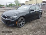 ✅ 2024 BMW 3 Series 330i xDrive • VIN: 3MW89FF04R8E47059 • Lot: 42200058. Wystawiony na IAAI z przebiegiem 21 719 mil. Bezpłatny archiwum sprzedaży aukcyjnych z USA i szczegółowy raport historii pojazdu na DreamBid. Zdjęcie 2.