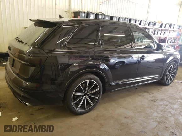 ✅ 2020 Audi SQ7 • VIN: WA1VWAF76LD011638 • Lot: 62838173. Listed on Copart with 22,533 mi. Free auction sales archive from the USA and detailed vehicle history report at DreamBid. Image 3.