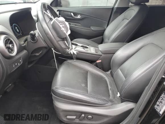 2022 Hyundai Kona Limited z VIN KM8K53AG2NU157337, wystawiony jako Copart lot #85951694 z przebiegiem 62 285 mil mil oraz Szkoda całkowita • Salvage title. Historia ofert i sprzedaży dostępna na DreamBid. Obrazek 7.