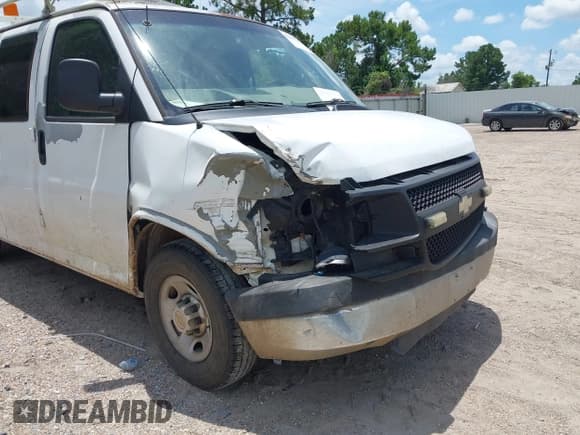 ✅ 2011 Chevrolet Express Cargo • VIN: 1GCWGFBAXB1174864 • Lot: 42560387. Listed on IAAI with 187,732 mi. Free auction sales archive from the USA and detailed vehicle history report at DreamBid. Image 6.