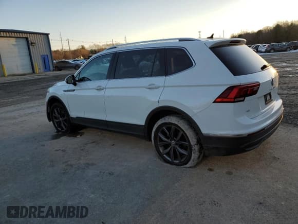 ✅ 2022 Volkswagen Tiguan SE • VIN: 3VV2B7AX2NM122341 • Lot: 86706564. Wystawiony na Copart z przebiegiem 27 709 mil. Bezpłatny archiwum sprzedaży aukcyjnych z USA i szczegółowy raport historii pojazdu na DreamBid. Zdjęcie 2.