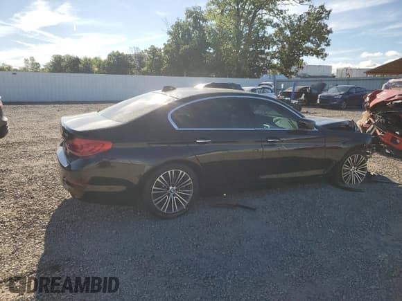 ✅ 2018 BMW 5 Series 530i xDrive • VIN: WBAJA7C51JWC75800 • Лот: 69188105. Опубликован ранее на Copart с пробегом 81 839 миль. Бесплатный доступ к архиву аукционных продаж из США и подробный отчёт об истории автомобиля на DreamBid. Изображение 3.