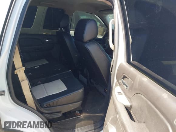 ✅ 2011 Chevrolet Tahoe Commercial • VIN: 1GNLC2E08BR172212 • Lot: 43362402. Wystawiony na IAAI z przebiegiem 142 028 mil. Bezpłatny archiwum sprzedaży aukcyjnych z USA i szczegółowy raport historii pojazdu na DreamBid. Zdjęcie 8.