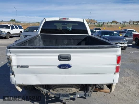 ✅ 2014 Ford F-150 XL • VIN: 1FTFX1CT4EFA32245 • Lot: 41653333. Wystawiony na IAAI z przebiegiem 179 197 mil. Bezpłatny archiwum sprzedaży aukcyjnych z USA i szczegółowy raport historii pojazdu na DreamBid. Zdjęcie 17.