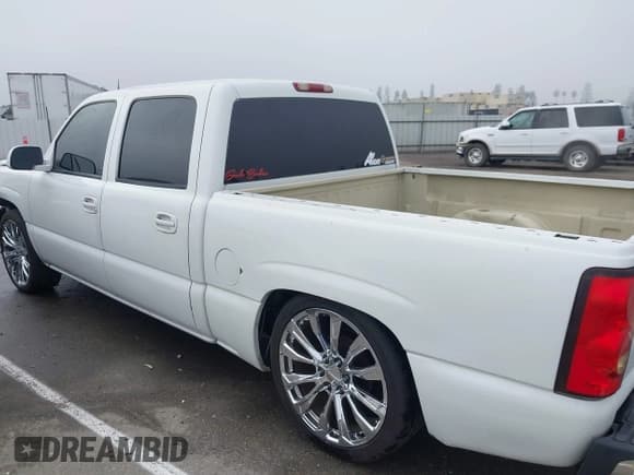 ✅ 2005 Chevrolet Silverado 1500 LS • VIN: 2GCEC13T751105560 • Lot: 43466069. Listed on IAAI with 210,624 mi. Free auction sales archive from the USA and detailed vehicle history report at DreamBid. Image 15.