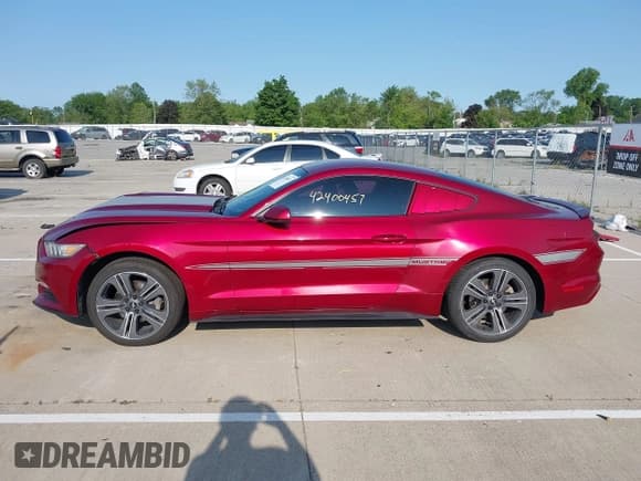 ✅ 2017 Ford Mustang V6 • VIN: 1FA6P8AMXH5226346 • Лот: 42400457. Опубликован ранее на IAAI с пробегом 147 953 миль. Бесплатный доступ к архиву аукционных продаж из США и подробный отчёт об истории автомобиля на DreamBid. Изображение 14.