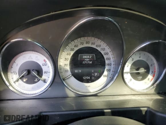 ✅ 2015 Mercedes-Benz GLK 350 • VIN: WDCGG5HB4FG402840 • Lot: 85952845. Wystawiony na Copart z przebiegiem 171 714 mil. Bezpłatny archiwum sprzedaży aukcyjnych z USA i szczegółowy raport historii pojazdu na DreamBid. Zdjęcie 9.