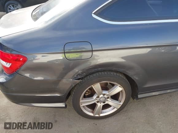 ✅ 2012 Mercedes-Benz C 250 • VIN: WDDGJ4HB5CF930427 • Lot: 42625896. Listed on IAAI with 81,979 mi. Free auction sales archive from the USA and detailed vehicle history report at DreamBid. Image 6.