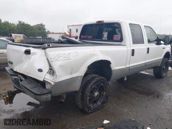 ✅ 2001 Ford F-250 XL • VIN: 1FTNW21LX1EC61505 • Lot: 43008611. Wystawiony na IAAI z przebiegiem 252 197 mil. Bezpłatny archiwum sprzedaży aukcyjnych z USA i szczegółowy raport historii pojazdu na DreamBid. Zdjęcie 6.