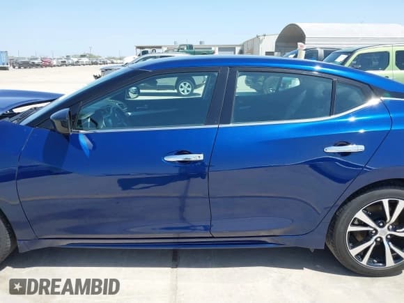 ✅ 2017 Nissan Maxima S • VIN: 1N4AA6AP7HC455539 • Lot: 41826671. Listed on IAAI with 30,890 mi. Free auction sales archive from the USA and detailed vehicle history report at DreamBid. Image 14.