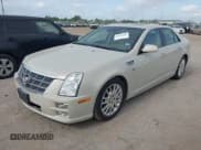 ✅ 2011 Cadillac STS RWD • VIN: 1G6DX6ED0B0158341 • Лот: 42766452. Опубликован ранее на IAAI с пробегом 72 893 миль. Бесплатный доступ к архиву аукционных продаж из США и подробный отчёт об истории автомобиля на DreamBid. Изображение 2.