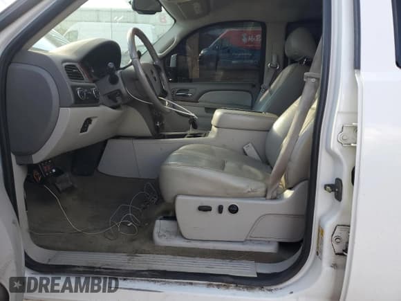 ✅ 2011 Chevrolet Silverado 2500HD LTZ • VIN: 1GC1KYC86BF108363 • Лот: 90917965. Опубликован ранее на Copart с пробегом 234 730 миль. Бесплатный доступ к архиву аукционных продаж из США и подробный отчёт об истории автомобиля на DreamBid. Изображение 7.