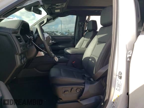 2024 Chevrolet Suburban LT z VIN 1GNSCCKD7RR191966, wystawiony jako Copart lot #69466314 z przebiegiem 7 066 mil mil oraz Szkoda całkowita • Salvage title. Historia ofert i sprzedaży dostępna na DreamBid. Obrazek 7.