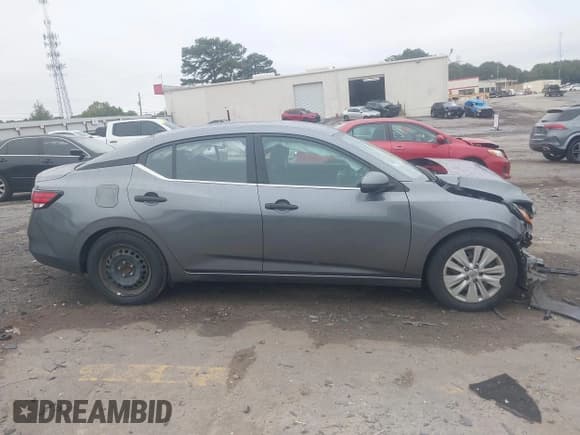 ✅ 2024 Nissan Sentra S • VIN: 3N1AB8BV2RY289717 • Lot: 43367444. Wystawiony na IAAI z przebiegiem 93 615 mil. Bezpłatny archiwum sprzedaży aukcyjnych z USA i szczegółowy raport historii pojazdu na DreamBid. Zdjęcie 14.