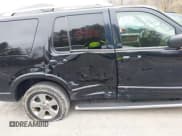 ✅ 2003 Ford Explorer Limited • VIN: 1FMDU75W23UC01032 • Lot: 41922485. Wystawiony na IAAI z przebiegiem 318 766 mil. Bezpłatny archiwum sprzedaży aukcyjnych z USA i szczegółowy raport historii pojazdu na DreamBid. Zdjęcie 6.