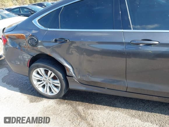 ✅ 2015 Chrysler 200 Limited • VIN: 1C3CCCAB2FN651619 • Лот: 43742129. Опубликован ранее на IAAI с пробегом 132 235 миль. Бесплатный доступ к архиву аукционных продаж из США и подробный отчёт об истории автомобиля на DreamBid. Изображение 14.