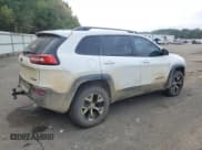 ✅ 2014 Jeep Cherokee Trailhawk • VIN: 1C4PJMBS5EW216576 • Lot: 89495175. Wystawiony na Copart z przebiegiem 196 364 mil. Bezpłatny archiwum sprzedaży aukcyjnych z USA i szczegółowy raport historii pojazdu na DreamBid. Zdjęcie 3.