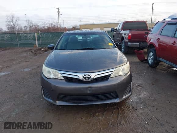✅ 2014 Toyota Camry LE • VIN: 4T4BF1FK2ER412606 • Lot: 43767807. Wystawiony na IAAI z przebiegiem 139 091 mil. Bezpłatny archiwum sprzedaży aukcyjnych z USA i szczegółowy raport historii pojazdu na DreamBid. Zdjęcie 12.
