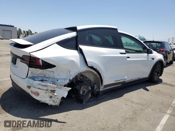 ✅ 2023 Tesla Model X • VIN: 7SAXCBE52PF417849 • Lot: 63702015. Wystawiony na Copart z przebiegiem 35 357 mil. Bezpłatny archiwum sprzedaży aukcyjnych z USA i szczegółowy raport historii pojazdu na DreamBid. Zdjęcie 3.