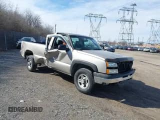 ✅ 2004 Chevrolet Silverado 1500 Work Truck • VIN: 1GCEK14X44Z176631 • Lot: 41612734. Listed on IAAI with 102,441 mi. Free auction sales archive from the USA and detailed vehicle history report at DreamBid. Image 1.