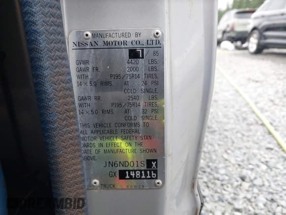 ✅ 1986 Nissan 720 • VIN: JN6ND01SXGX148116 • Lot: 42540372. Wystawiony na IAAI z przebiegiem 185 467 mil. Bezpłatny archiwum sprzedaży aukcyjnych z USA i szczegółowy raport historii pojazdu na DreamBid. Zdjęcie 9.