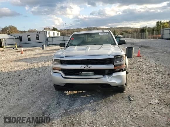 ✅ 2016 Chevrolet Silverado 1500 Custom • VIN: 1GCRCPEC6GZ205564 • Лот: 80423034. Опубликован ранее на Copart с пробегом 184 420 миль. Бесплатный доступ к архиву аукционных продаж из США и подробный отчёт об истории автомобиля на DreamBid. Изображение 11.