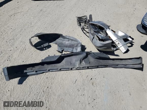 ✅ 2018 Chevrolet Silverado 1500 LT • VIN: 3GCPCREC6JG219622 • Lot: 71934105. Listed on Copart with 74,578 mi. Free auction sales archive from the USA and detailed vehicle history report at DreamBid. Image 12.