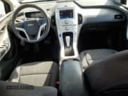 ✅ 2013 Chevrolet Volt • VIN: 1G1RE6E44DU131589 • Lot: 69304094. Wystawiony na Copart z przebiegiem 110 346 mil. Bezpłatny archiwum sprzedaży aukcyjnych z USA i szczegółowy raport historii pojazdu na DreamBid. Zdjęcie 8.