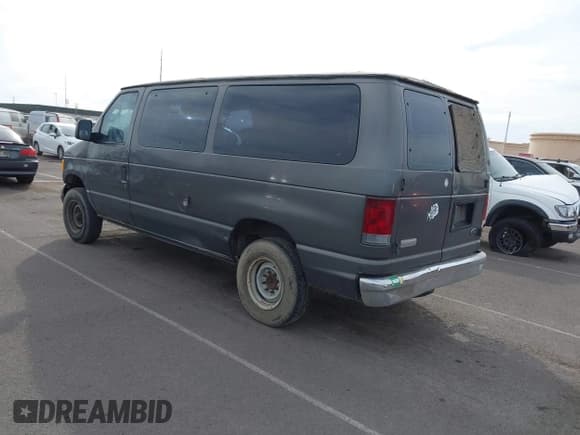 ✅ 2007 Ford Econoline Passenger XL • VIN: 1FMNE11W57DB23730 • Lot: 43598634. Wystawiony na IAAI z przebiegiem 154 712 mil. Bezpłatny archiwum sprzedaży aukcyjnych z USA i szczegółowy raport historii pojazdu na DreamBid. Zdjęcie 3.