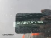 ✅ 2022 Nissan Sentra S • VIN: 3N1AB8BV3NY278980 • Lot: 82111035. Wystawiony na Copart z przebiegiem 71 737 mil. Bezpłatny archiwum sprzedaży aukcyjnych z USA i szczegółowy raport historii pojazdu na DreamBid. Zdjęcie 12.