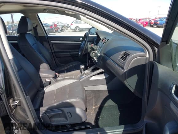 ✅ 2010 Volkswagen Jetta Limited Edition • VIN: 3VWRZ7AJ6AM163552 • Lot: 42540534. Listed on IAAI with 205,796 mi. Free auction sales archive from the USA and detailed vehicle history report at DreamBid. Image 5.