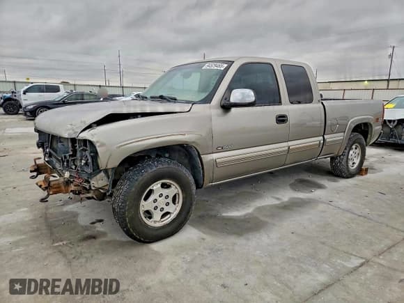 ✅ 2001 Chevrolet Silverado 1500 LS • VIN: 2GCEK19T411348036 • Лот: 94529465. Опубликован ранее на Copart с пробегом 232 033 миль. Бесплатный доступ к архиву аукционных продаж из США и подробный отчёт об истории автомобиля на DreamBid. Изображение 1.