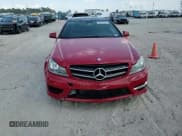 ✅ 2015 Mercedes-Benz C 250 • VIN: WDDGJ4HBXFG392130 • Lot: 84479325. Wystawiony na Copart z przebiegiem 113 683 mil. Bezpłatny archiwum sprzedaży aukcyjnych z USA i szczegółowy raport historii pojazdu na DreamBid. Zdjęcie 13.