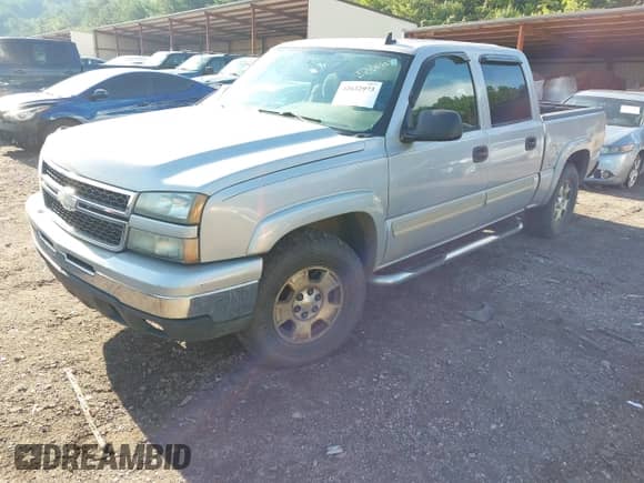 2006 Chevrolet Silverado 1500 LT1 с VIN 2GCEK13T361182091, выставлен на аукционе IAAI как лот 42632973 с пробегом 309 429 миль миль и . История ставок и продаж доступна на DreamBid. Изображение 17.
