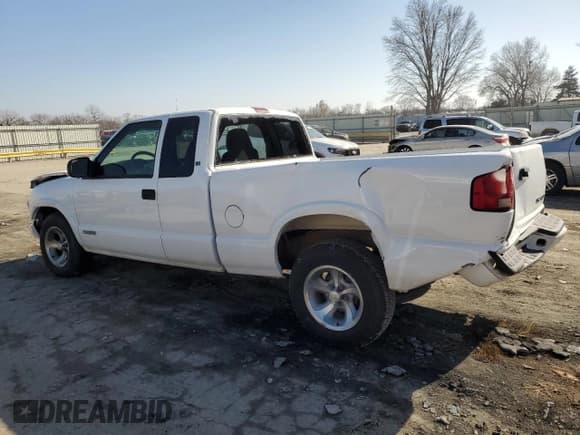 ✅ 2002 Chevrolet S-10 Fleet • VIN: 1GCCS195228174037 • Лот: 43772635. Опубликован ранее на Copart с пробегом 85 842 миль. Бесплатный доступ к архиву аукционных продаж из США и подробный отчёт об истории автомобиля на DreamBid. Изображение 2.