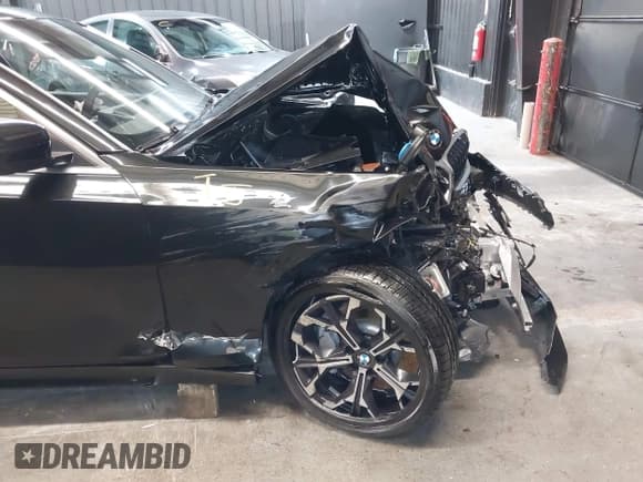 ✅ 2025 BMW 3 Series 330i xDrive • VIN: 3MW89CW08S8F24309 • Lot: 42125993. Wystawiony na IAAI z przebiegiem 457 mil. Bezpłatny archiwum sprzedaży aukcyjnych z USA i szczegółowy raport historii pojazdu na DreamBid. Zdjęcie 19.