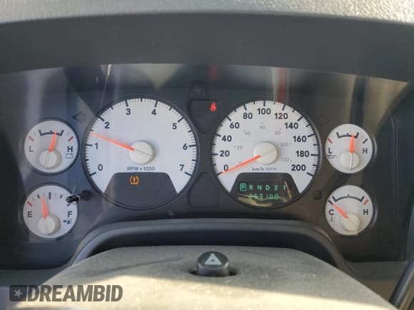 ✅ 2008 Dodge 1500 Laramie • VIN: 1D7HU18248J171235 • Лот: 77449444. Опубликован ранее на Copart с пробегом 253 188 миль. Бесплатный доступ к архиву аукционных продаж из США и подробный отчёт об истории автомобиля на DreamBid. Изображение 9.