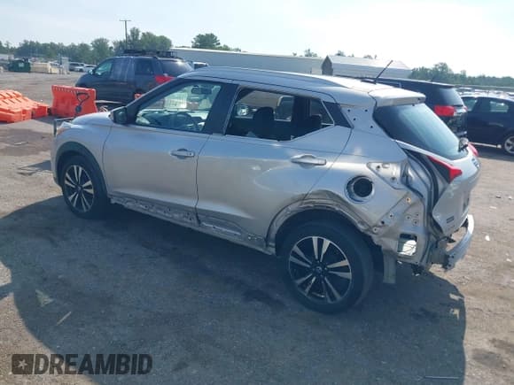 ✅ 2019 Nissan Kicks SR • VIN: 3N1CP5CU4KL498703 • Лот: 42829044. Опубликован ранее на IAAI с пробегом 106 314 миль. Бесплатный доступ к архиву аукционных продаж из США и подробный отчёт об истории автомобиля на DreamBid. Изображение 3.