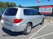 ✅ 2009 Toyota Highlander • VIN: JTEES41A292117557 • Lot: 43268806. Wystawiony na IAAI z przebiegiem 361 067 mil. Bezpłatny archiwum sprzedaży aukcyjnych z USA i szczegółowy raport historii pojazdu na DreamBid. Zdjęcie 4.