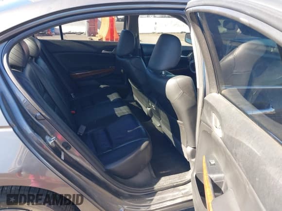 ✅ 2011 Honda Accord EX-L • VIN: 1HGCP3F89BA020477 • Lot: 43566680. Wystawiony na IAAI z przebiegiem 217 656 mil. Bezpłatny archiwum sprzedaży aukcyjnych z USA i szczegółowy raport historii pojazdu na DreamBid. Zdjęcie 8.