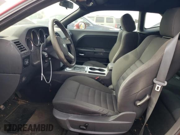 ✅ 2009 Dodge Challenger SE • VIN: 2B3LJ44V19H535579 • Lot: 68806964. Wystawiony na Copart z przebiegiem 105 975 mil. Bezpłatny archiwum sprzedaży aukcyjnych z USA i szczegółowy raport historii pojazdu na DreamBid. Zdjęcie 7.