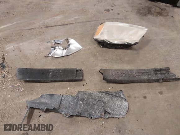 ✅ 2009 Dodge Avenger SE • VIN: 1B3LC46B29N525809 • Lot: 41918533. Wystawiony na IAAI z przebiegiem 147 269 mil. Bezpłatny archiwum sprzedaży aukcyjnych z USA i szczegółowy raport historii pojazdu na DreamBid. Zdjęcie 12.