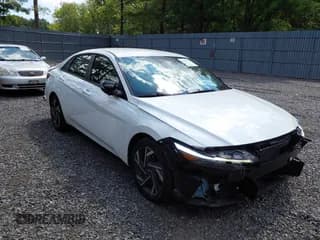 ✅ 2025 Hyundai Elantra SEL Sport • VIN: KMHLM4DG7SU913605 • Lot: 42799444. Listed on IAAI with 25,776 mi. Free auction sales archive from the USA and detailed vehicle history report at DreamBid. Image 1.