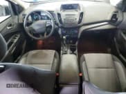 ✅ 2017 Ford Escape SE • VIN: 1FMCU9GD9HUD14924 • Lot: 59916915. Wystawiony na Copart z przebiegiem 70 039 mil. Bezpłatny archiwum sprzedaży aukcyjnych z USA i szczegółowy raport historii pojazdu na DreamBid. Zdjęcie 8.